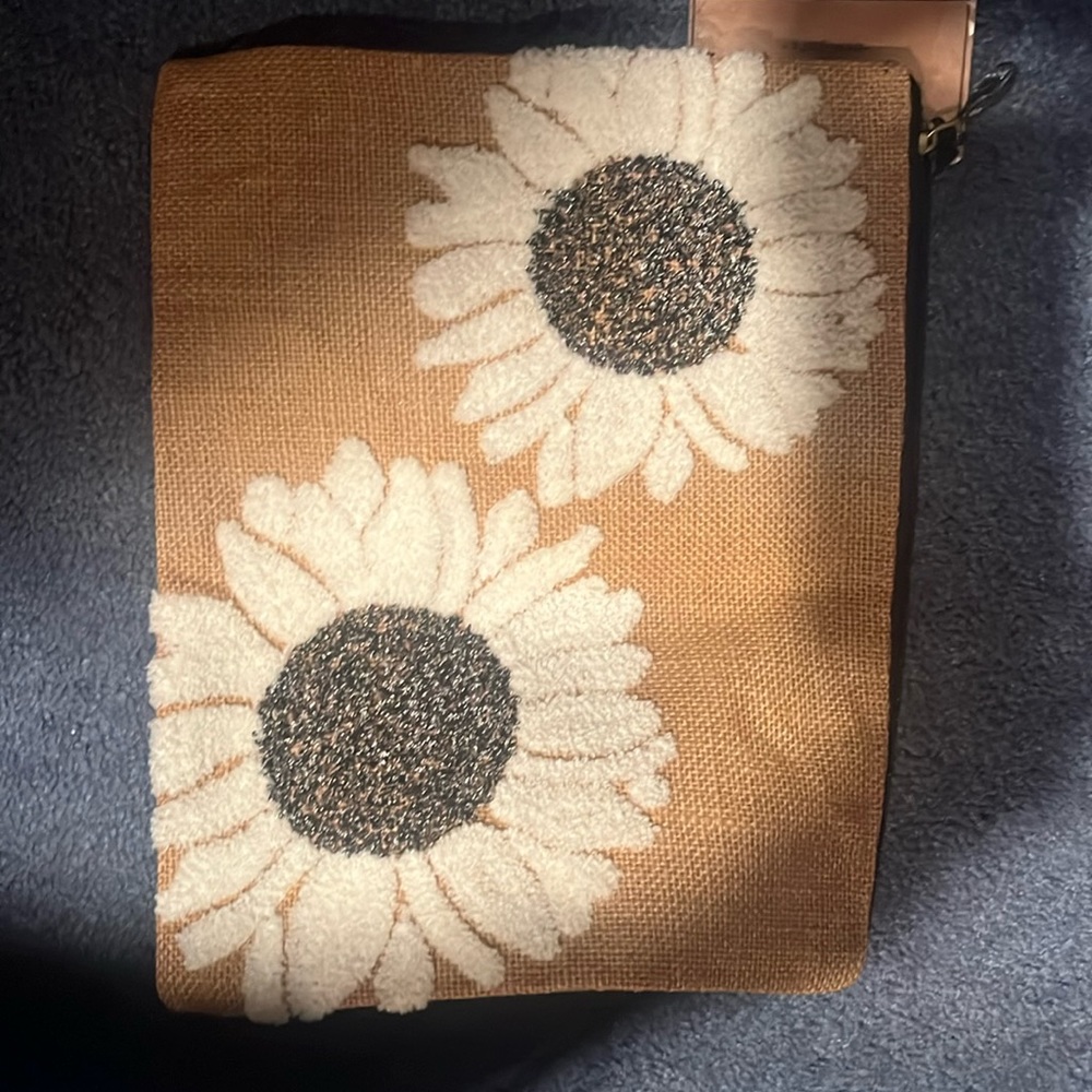 Flower clutch